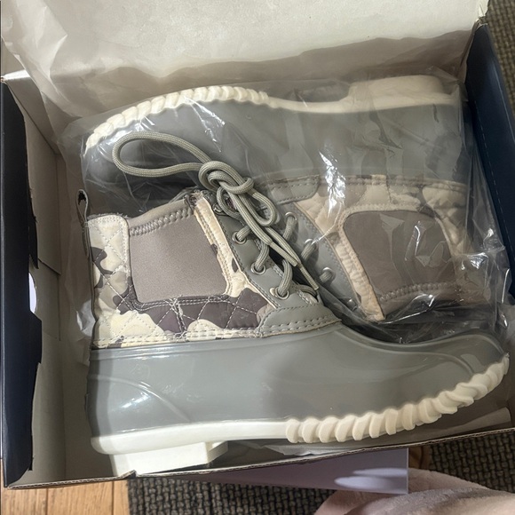 Tommy Hilfiger Gray Duck Boots - Picture 3 of 3